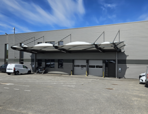 Soins et Santé, bâtiment de bureaux et de stockage à Rillieux (69)